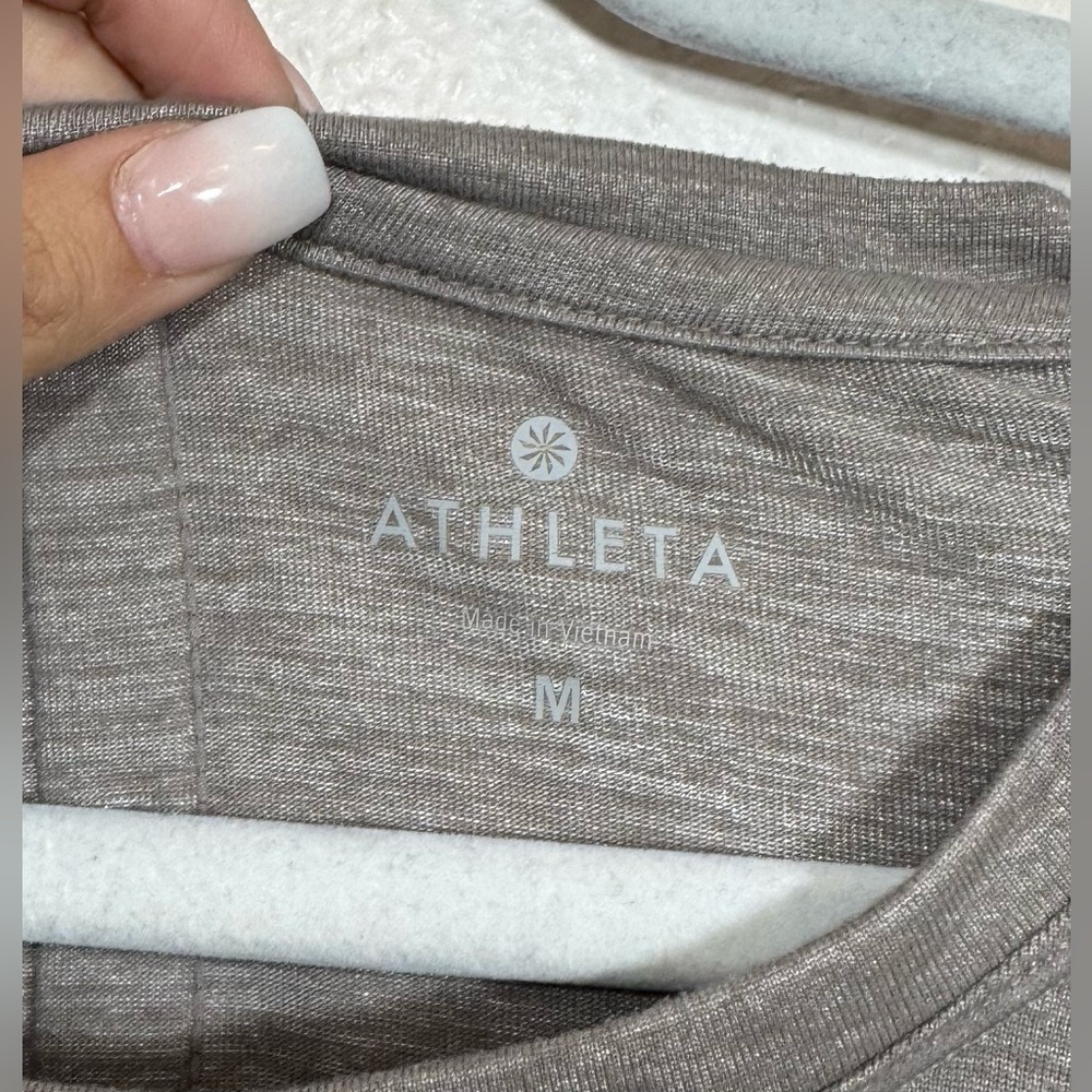 Athleta Shimmer Long Sleeve Lightweight Stretchy Shirt Women’s Size Medium - Picture 3 of 13